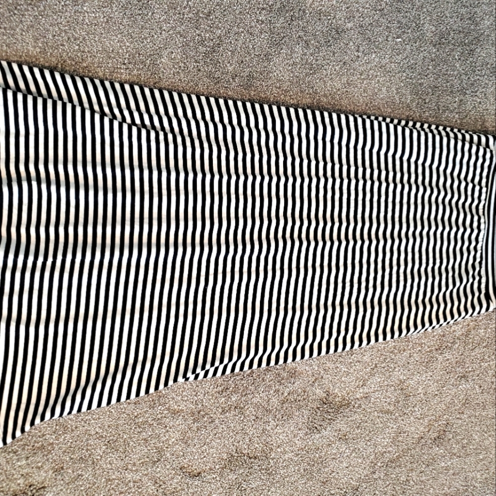Black/white stripes skirt